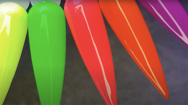 Neon Nails mit Perfect Finish & Perfect Finish Super Matt
