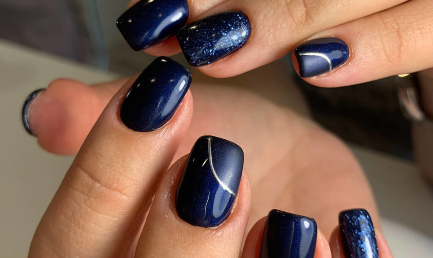Sehr dunkles blau mit blauem Perlglanz