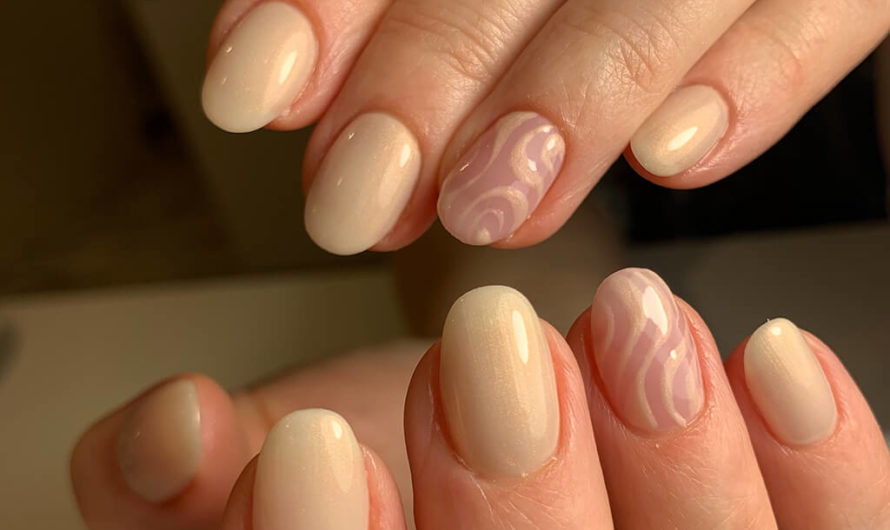 Heller Nudeton mit rose-goldenem Perleffekt