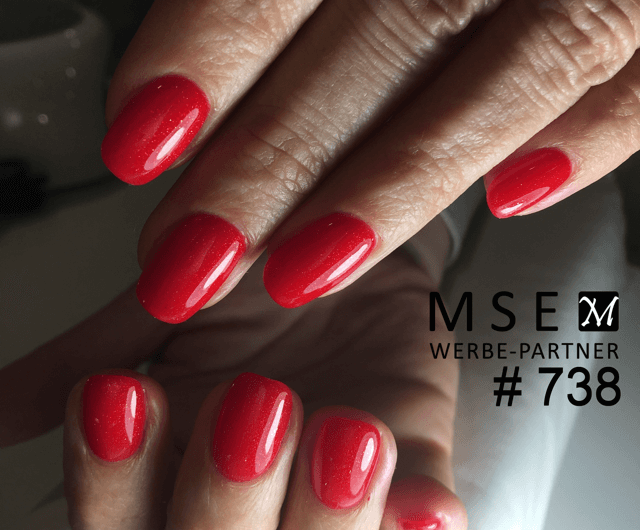 Red Red Nails