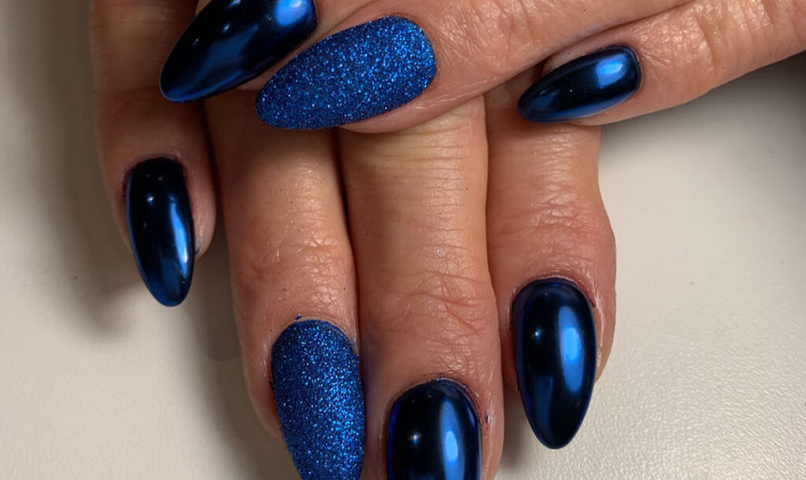 Chrome Blau Nails