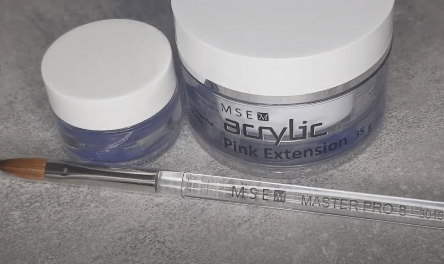 Video: Neuen Acrylpinsel einarbeiten