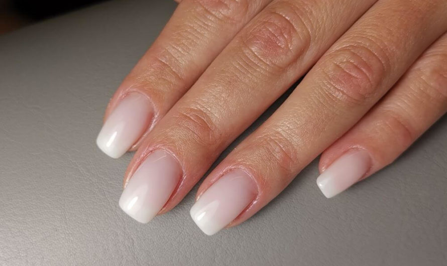 Soft white / Dusky pink