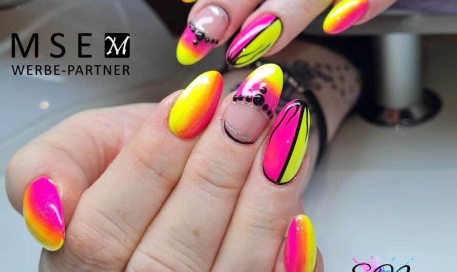 Neon Nails Silver Light