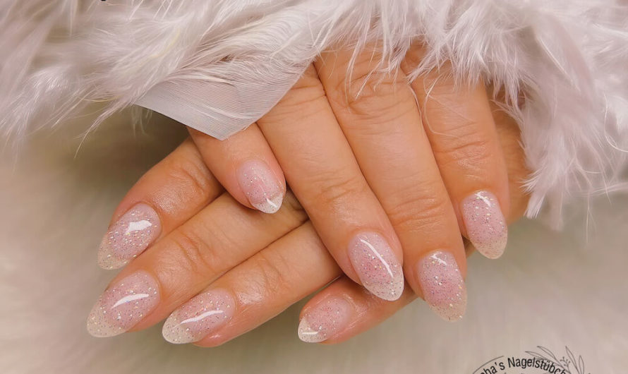 Klares Gel mit Glitter gemischt