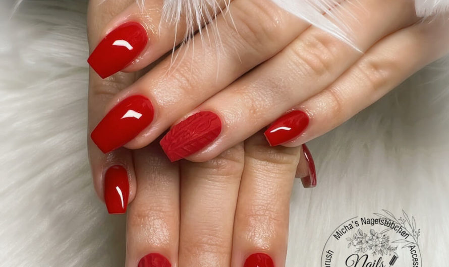 Nails in red